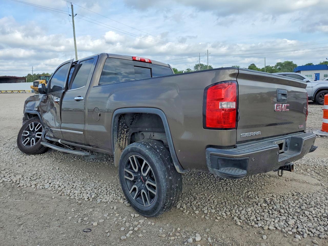 2015 GMC SIERRA K1500 SLT photo 3