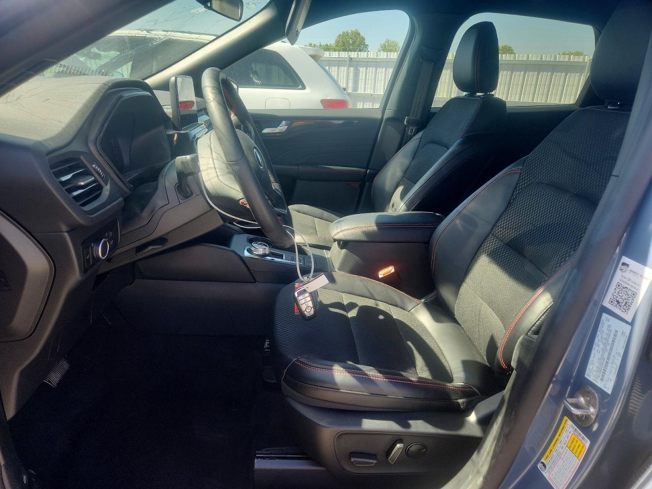 2025 FORD ESCAPE ST LINE photo 13