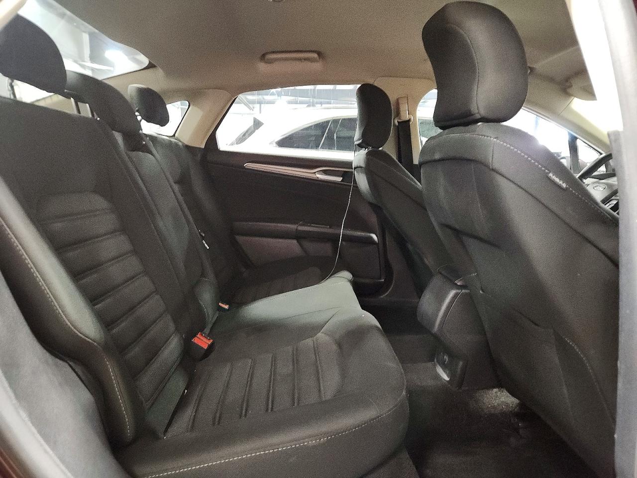 2017 FORD FUSION SE photo 19