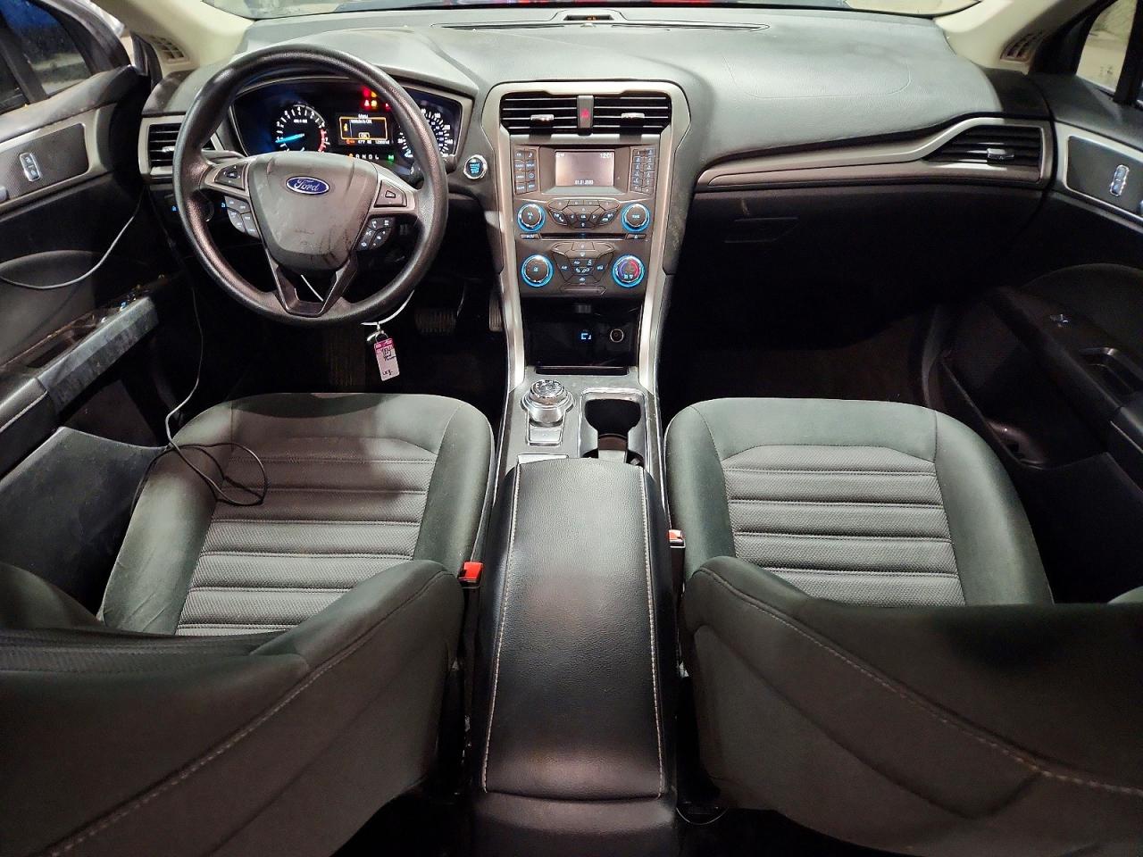 2017 FORD FUSION SE photo 15