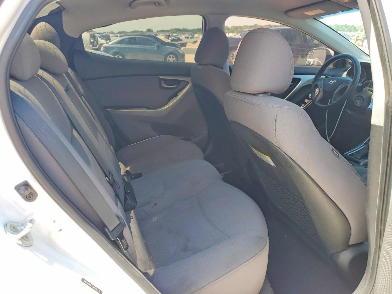 2016 HYUNDAI ELANTRA SE photo 28