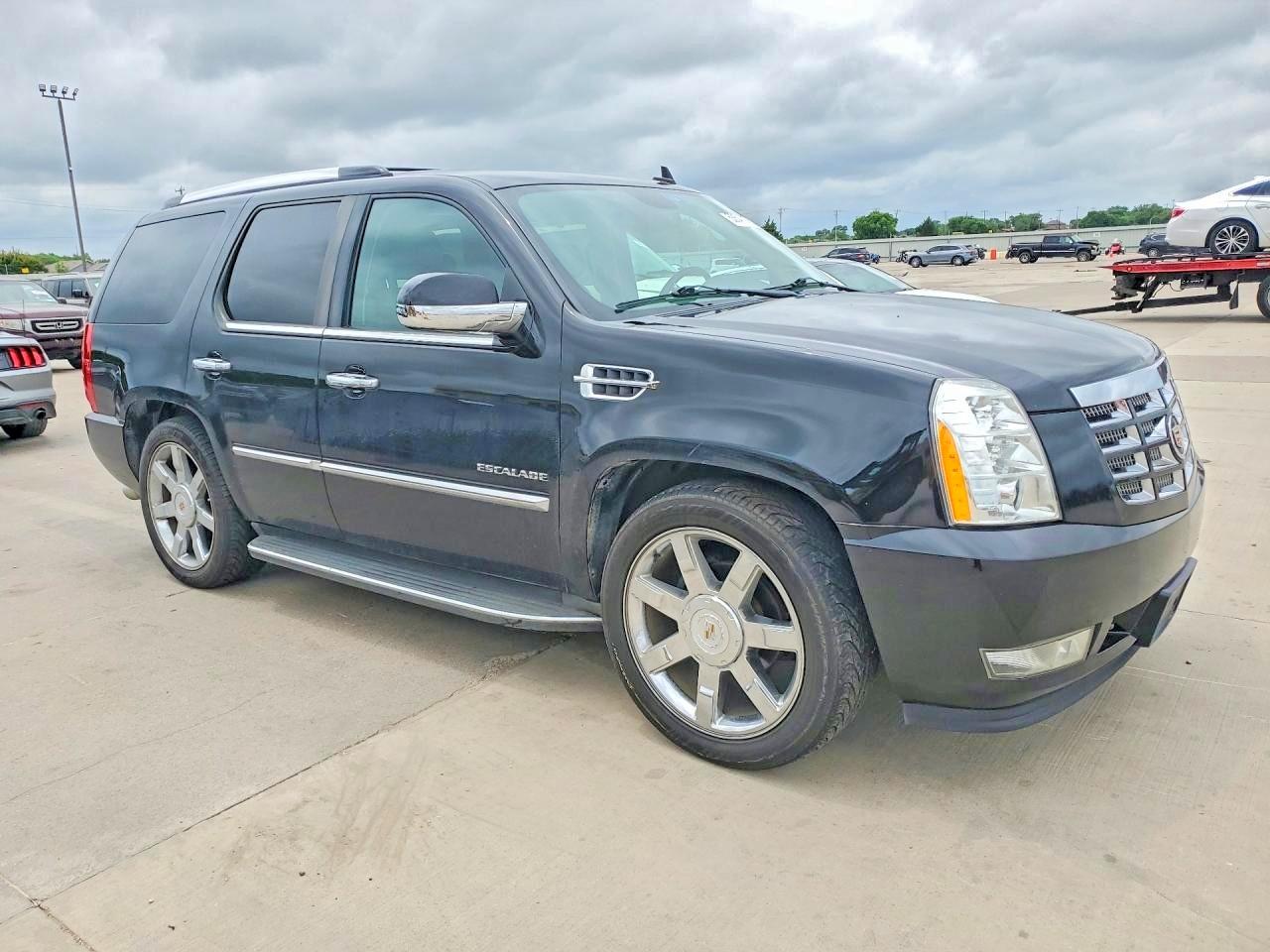 2010 CADILLAC ESCALADE LUXURY photo 7
