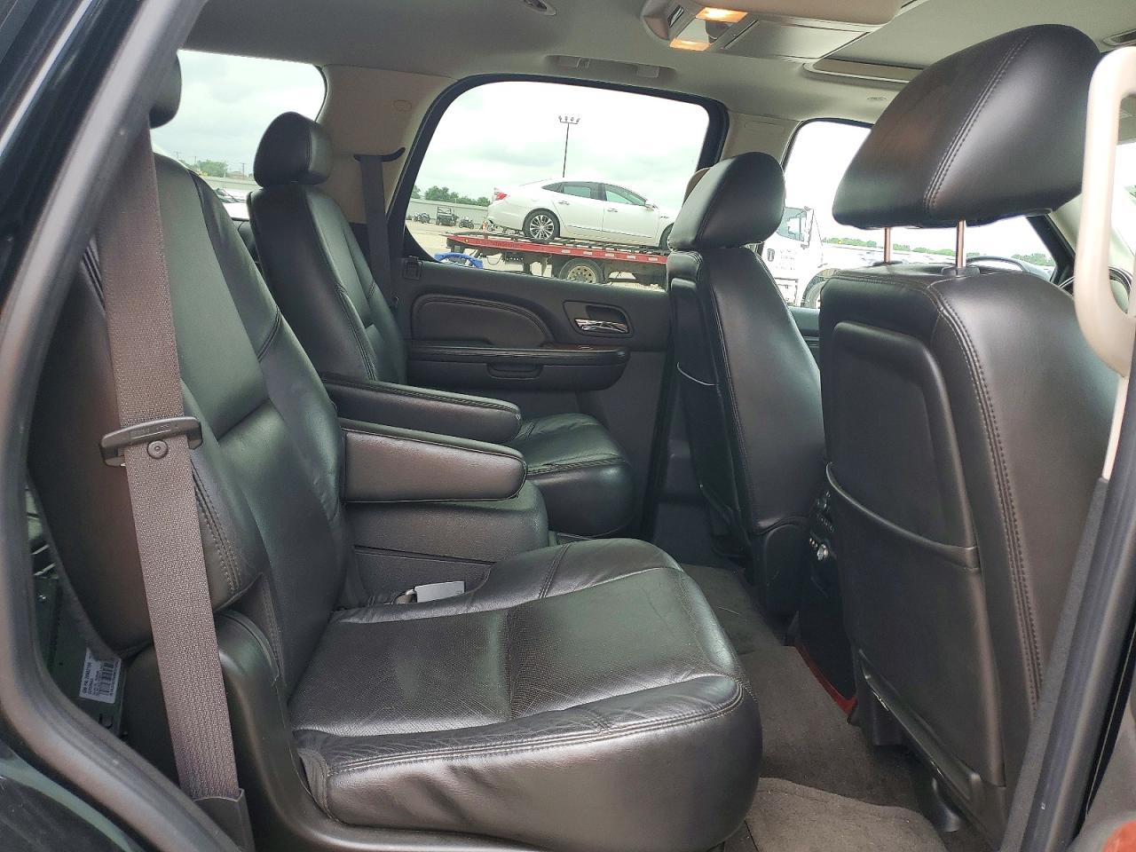 2010 CADILLAC ESCALADE LUXURY photo 21