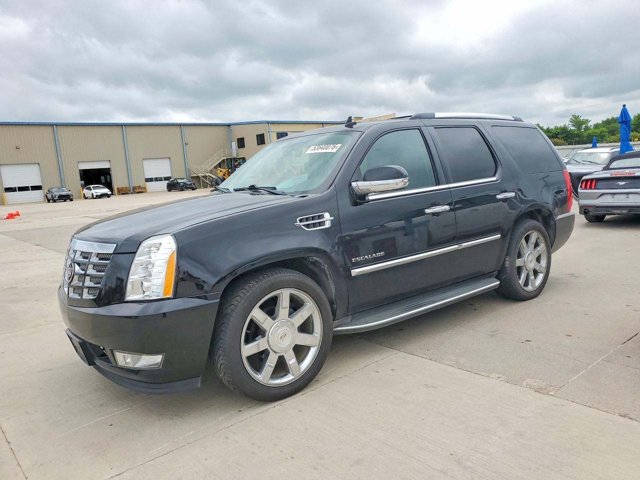 2010 CADILLAC ESCALADE