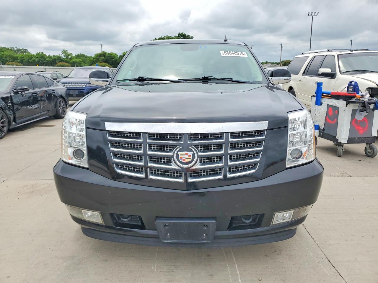 2010 CADILLAC ESCALADE LUXURY photo 9
