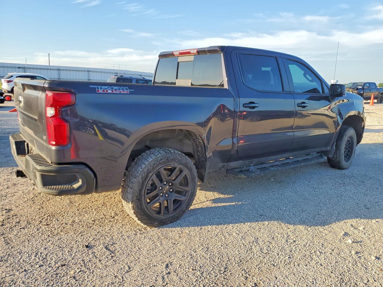2024 CHEVROLET SILVERADO K1500 LT TRAIL BOSS photo 5