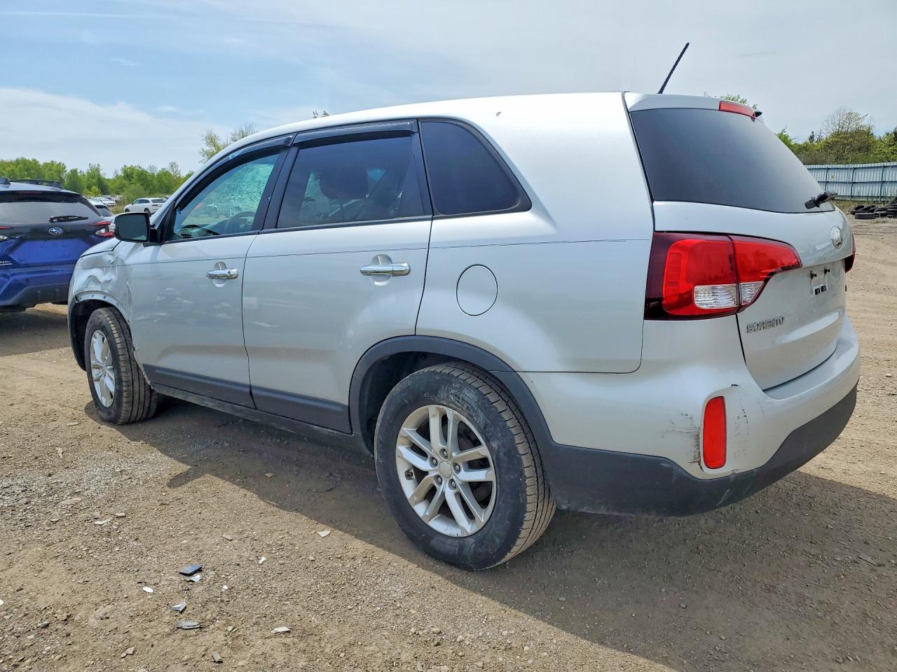 2014 KIA SORENTO LX photo 4