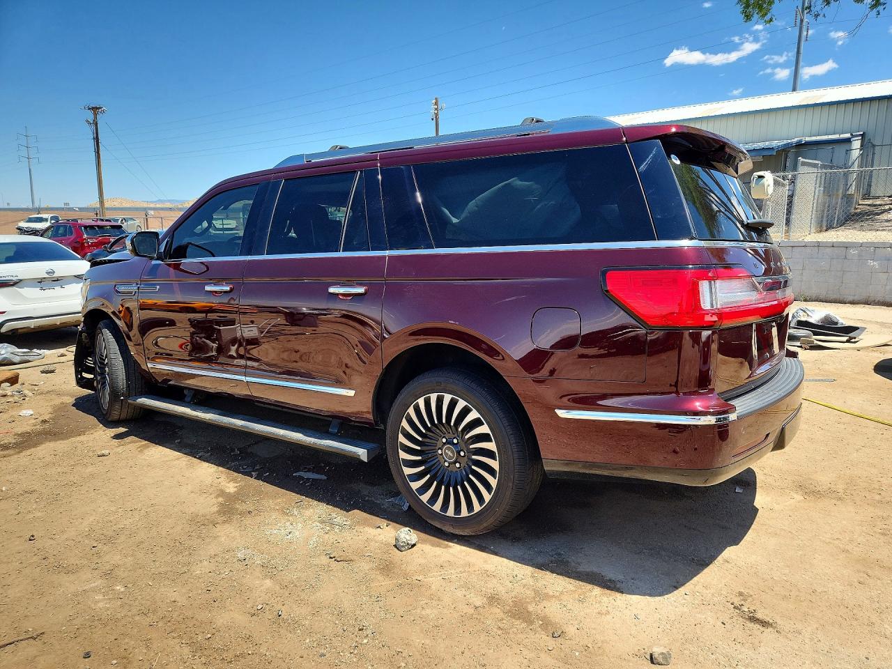 2019 LINCOLN NAVIGATOR L BLACK LABEL photo 3