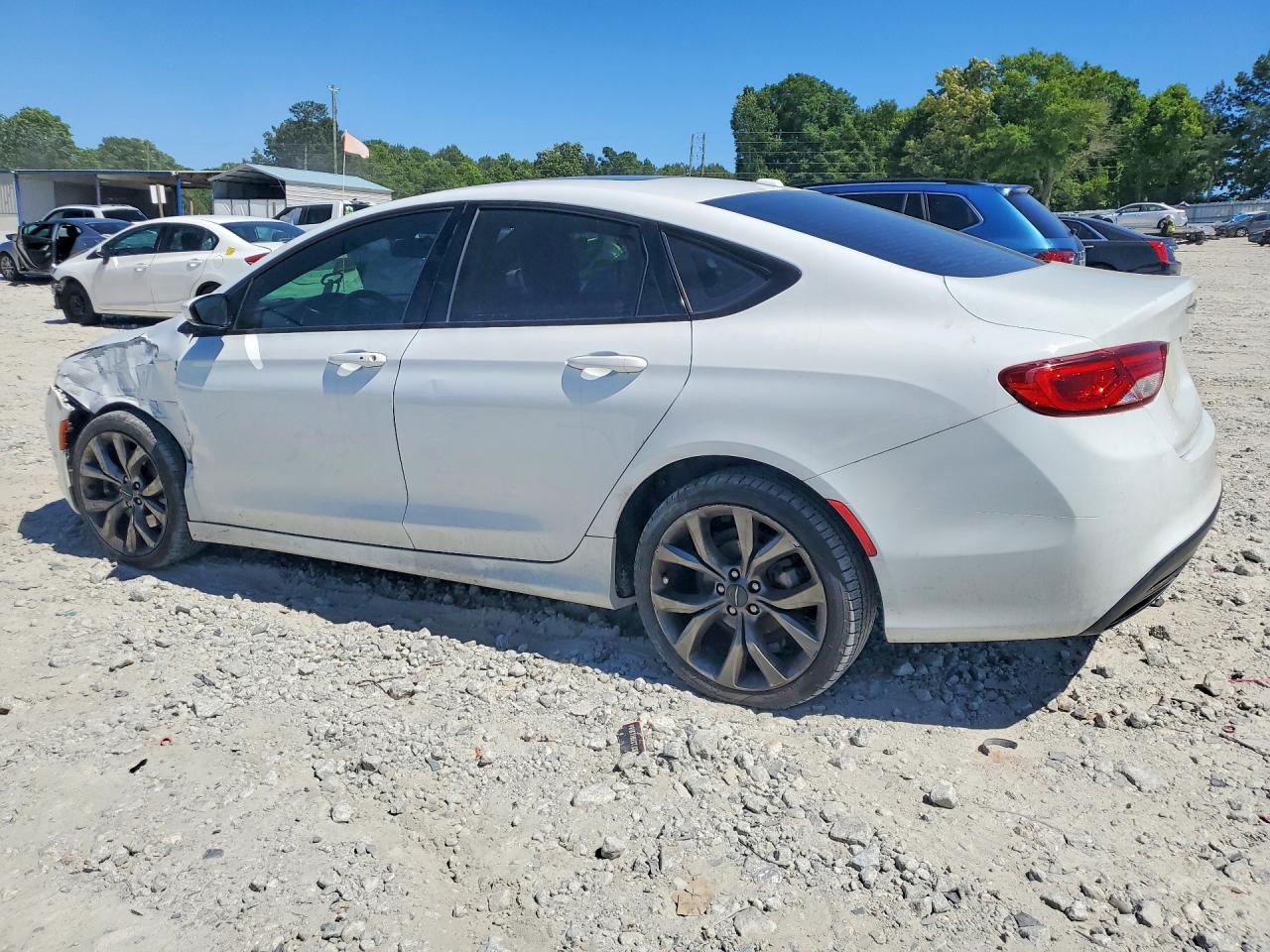 2015 CHRYSLER 200 photo 3