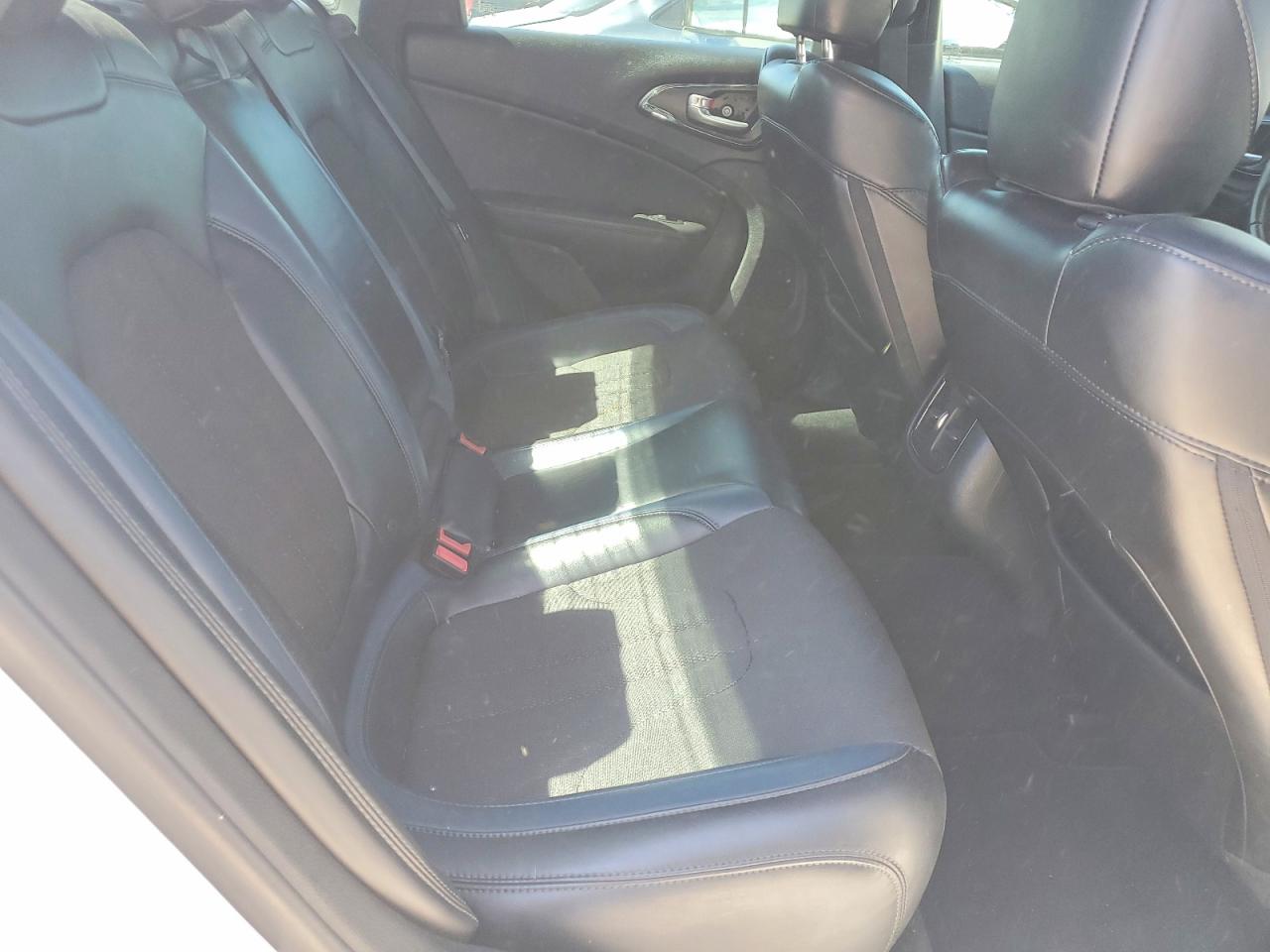 2015 CHRYSLER 200 photo 19