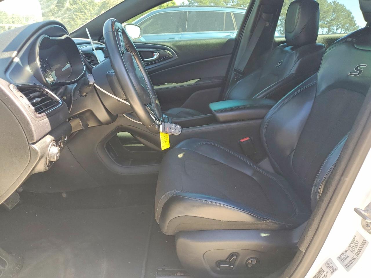 2015 CHRYSLER 200 photo 13