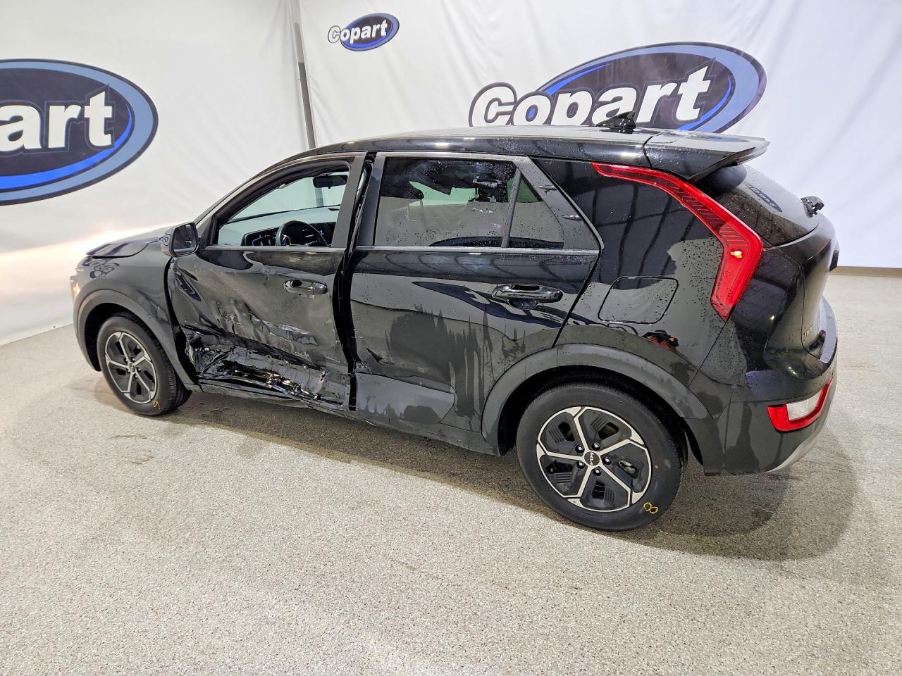 2025 KIA NIRO LX photo 4