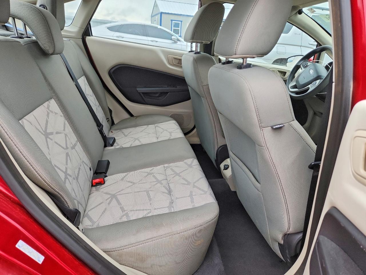 2012 FORD FIESTA SE photo 19