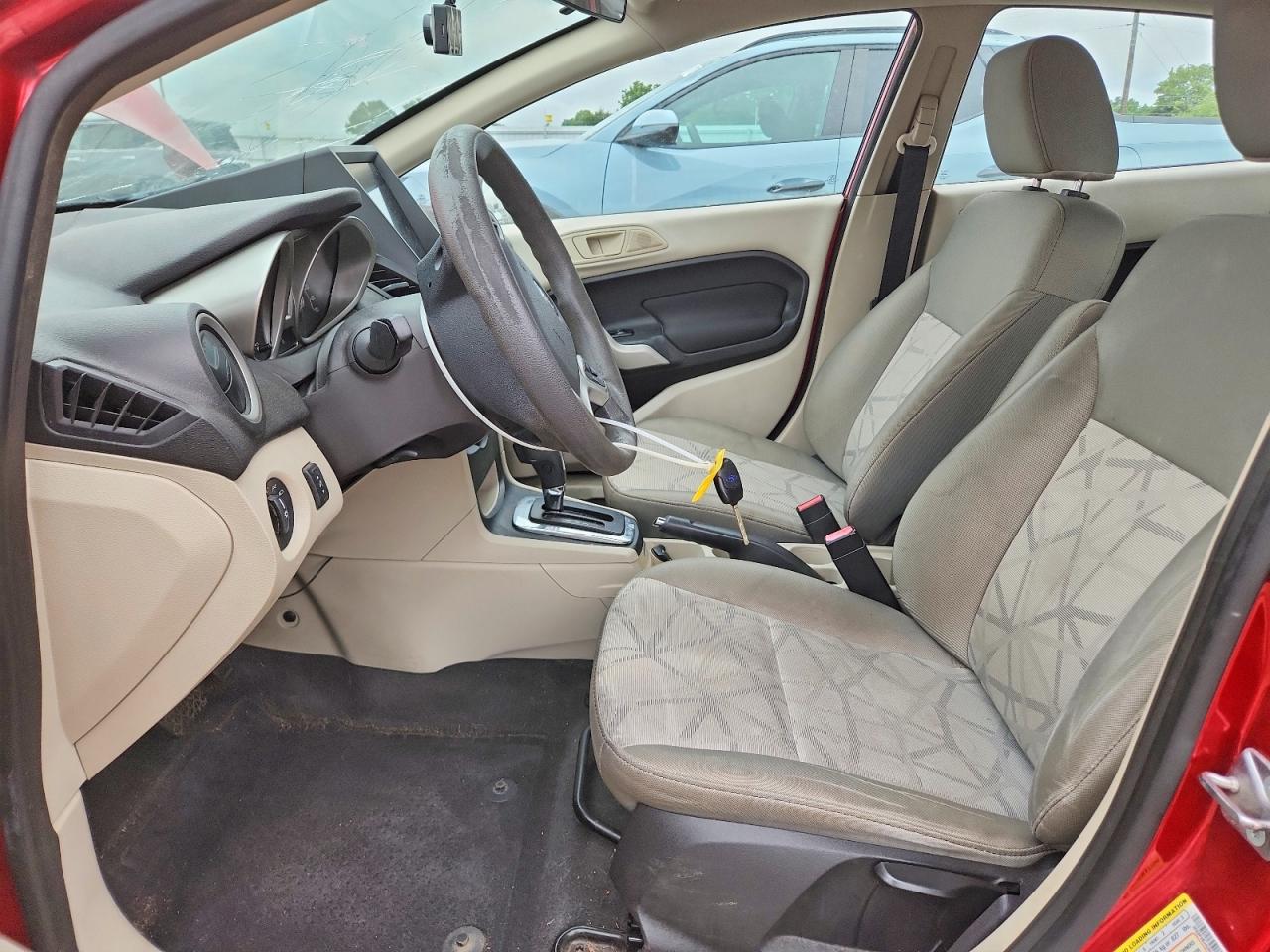 2012 FORD FIESTA SE photo 13
