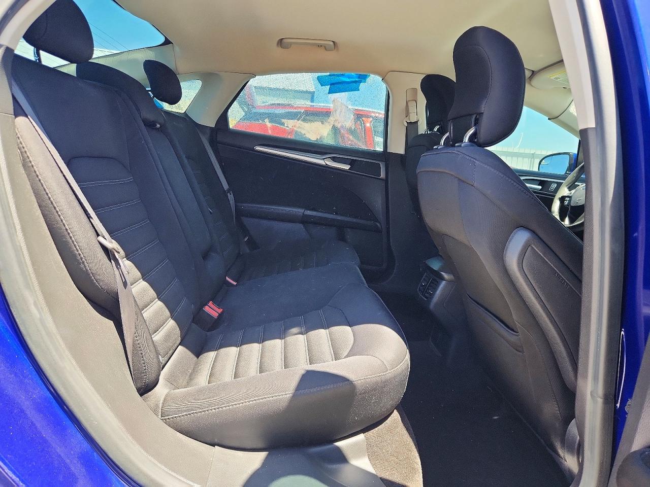 2014 FORD FUSION SE photo 19