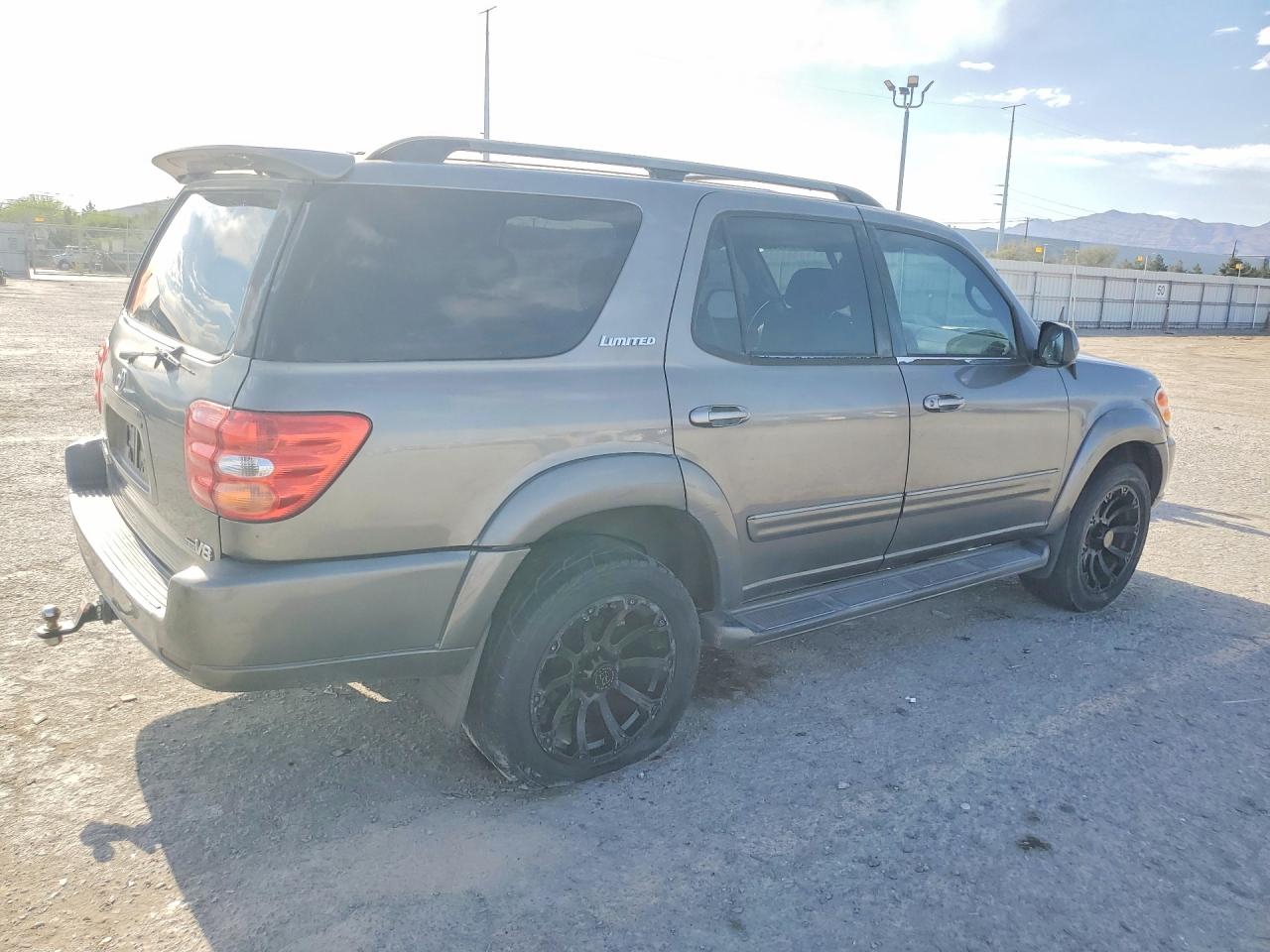2004 TOYOTA SEQUOIA LIMITED photo 5