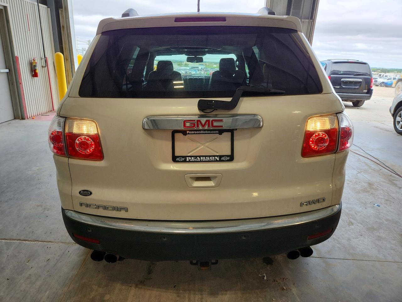 2011 GMC ACADIA SLT-2 photo 11