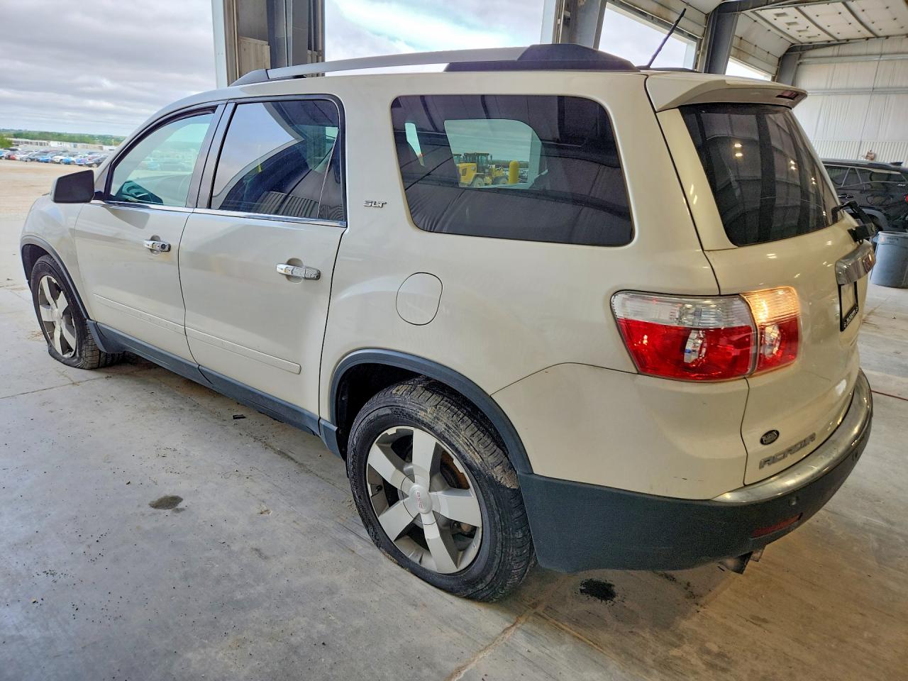 2011 GMC ACADIA SLT-2 photo 3
