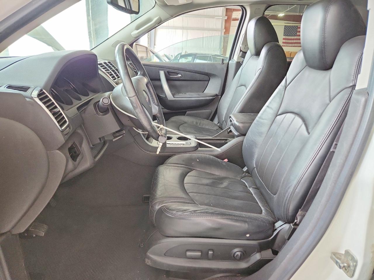 2011 GMC ACADIA SLT-2 photo 13