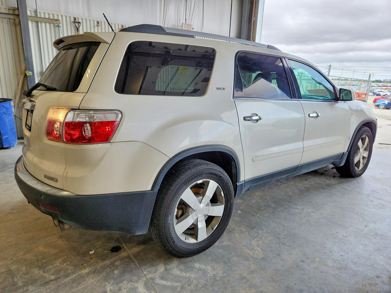 2011 GMC ACADIA SLT-2 photo 5
