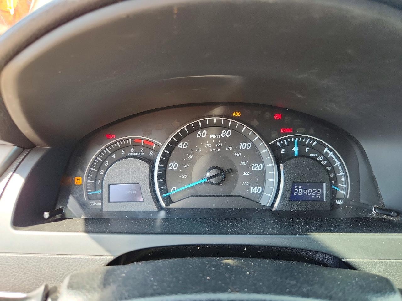2012 TOYOTA CAMRY LE photo 25
