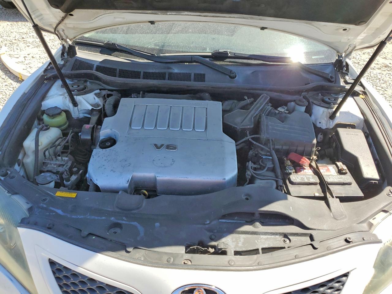 2010 TOYOTA CAMRY SE V6 photo 18