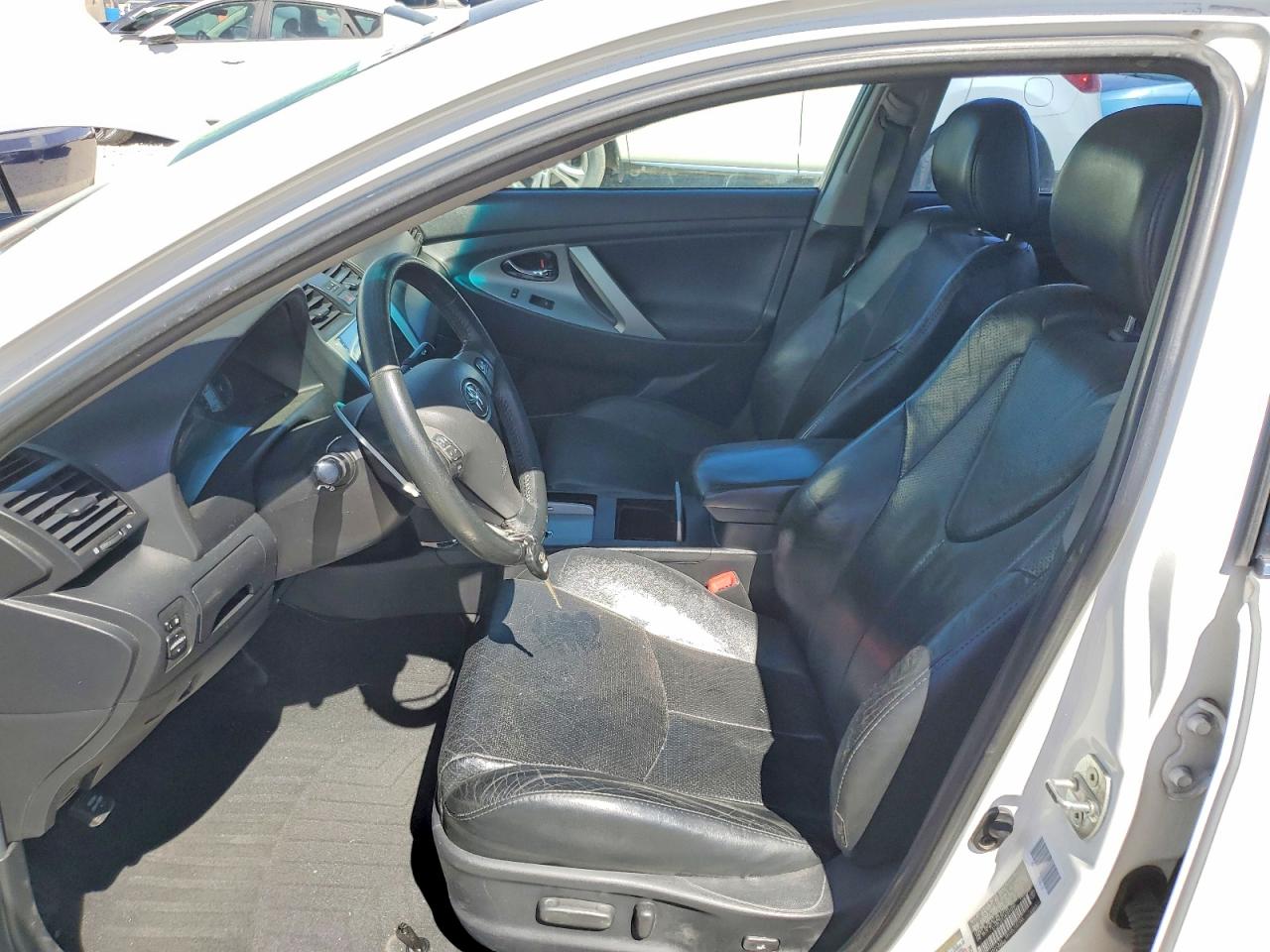 2010 TOYOTA CAMRY SE V6 photo 13
