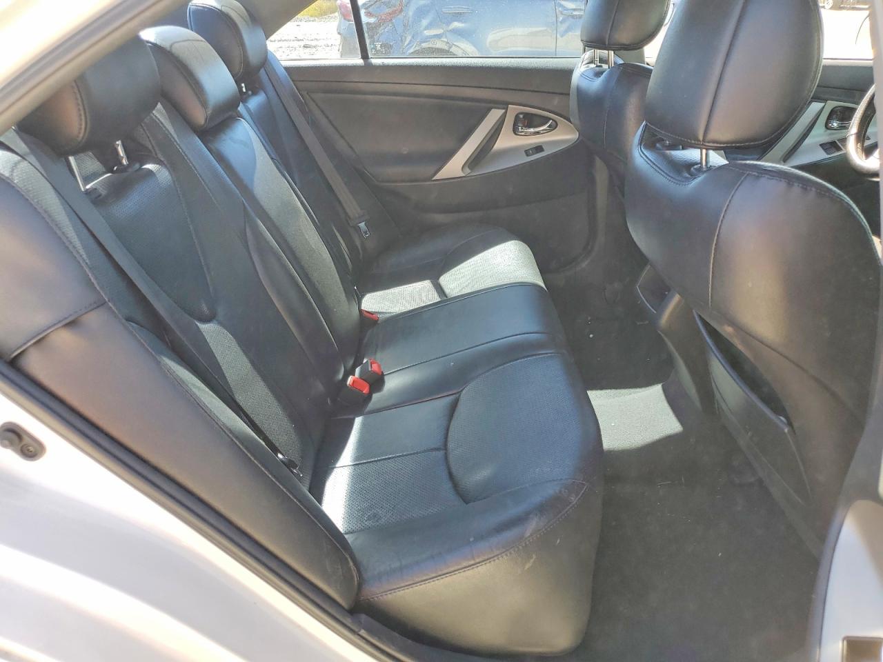 2010 TOYOTA CAMRY SE V6 photo 16