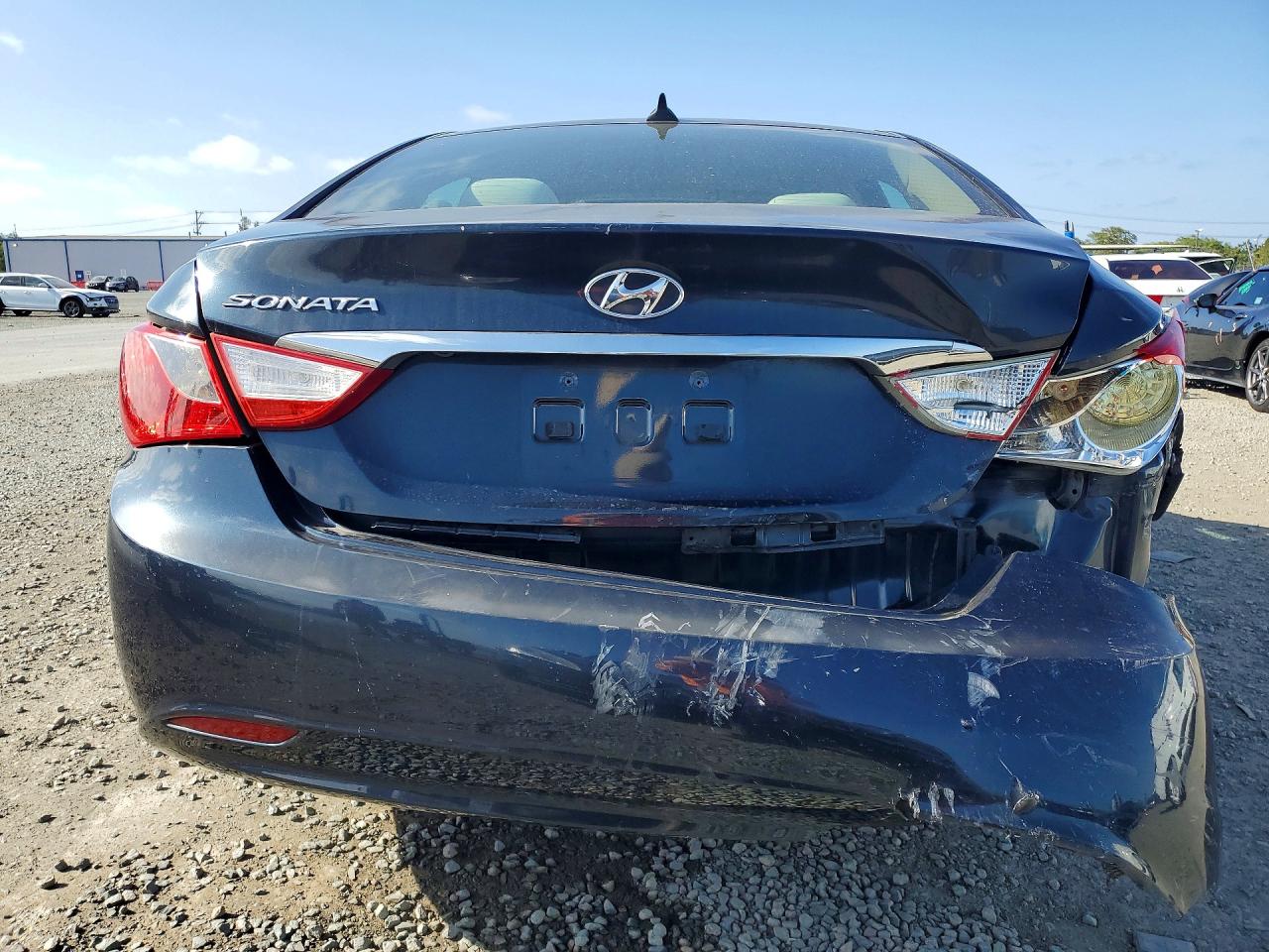 2013 HYUNDAI SONATA GLS photo 11