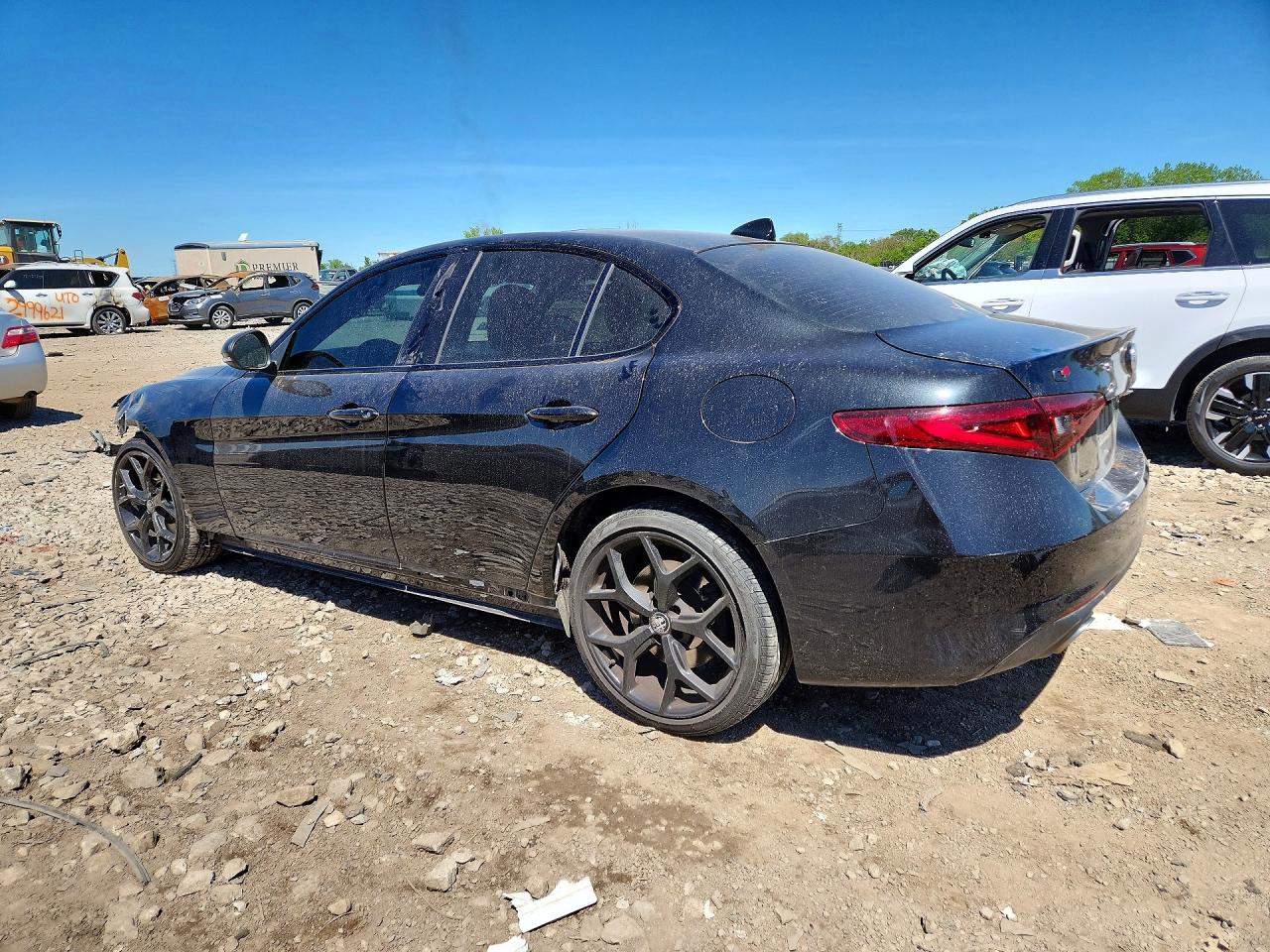 2021 ALFA ROMEO GIULIA TI photo 3