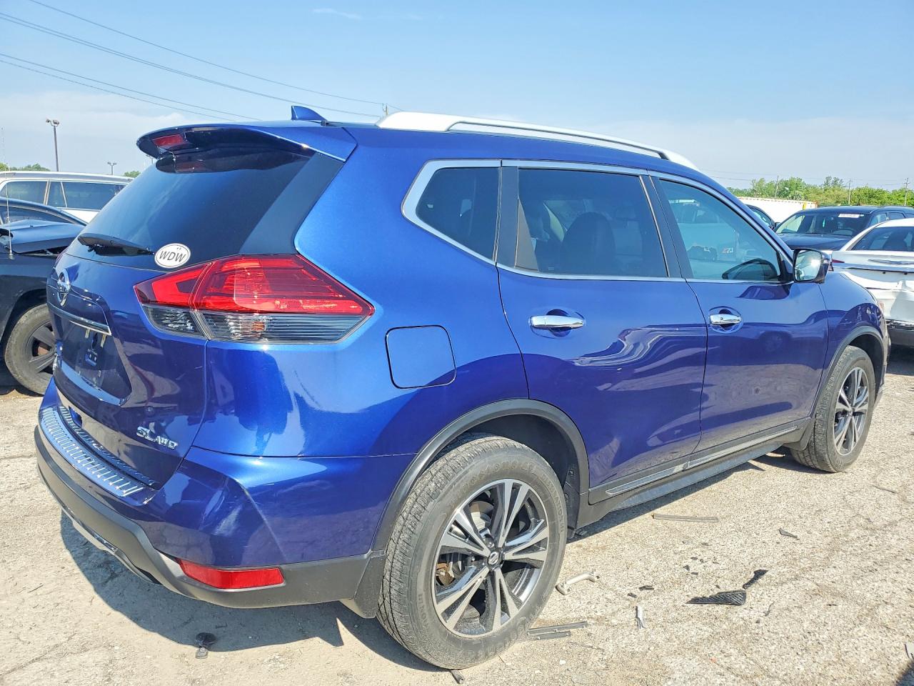 2017 NISSAN ROGUE SL photo 5