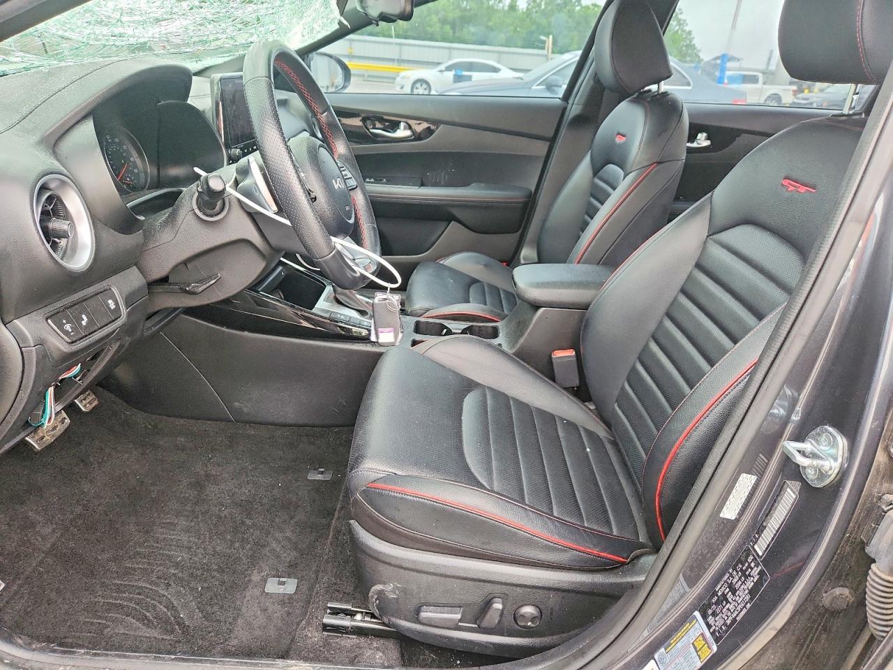 2023 KIA FORTE GT photo 7