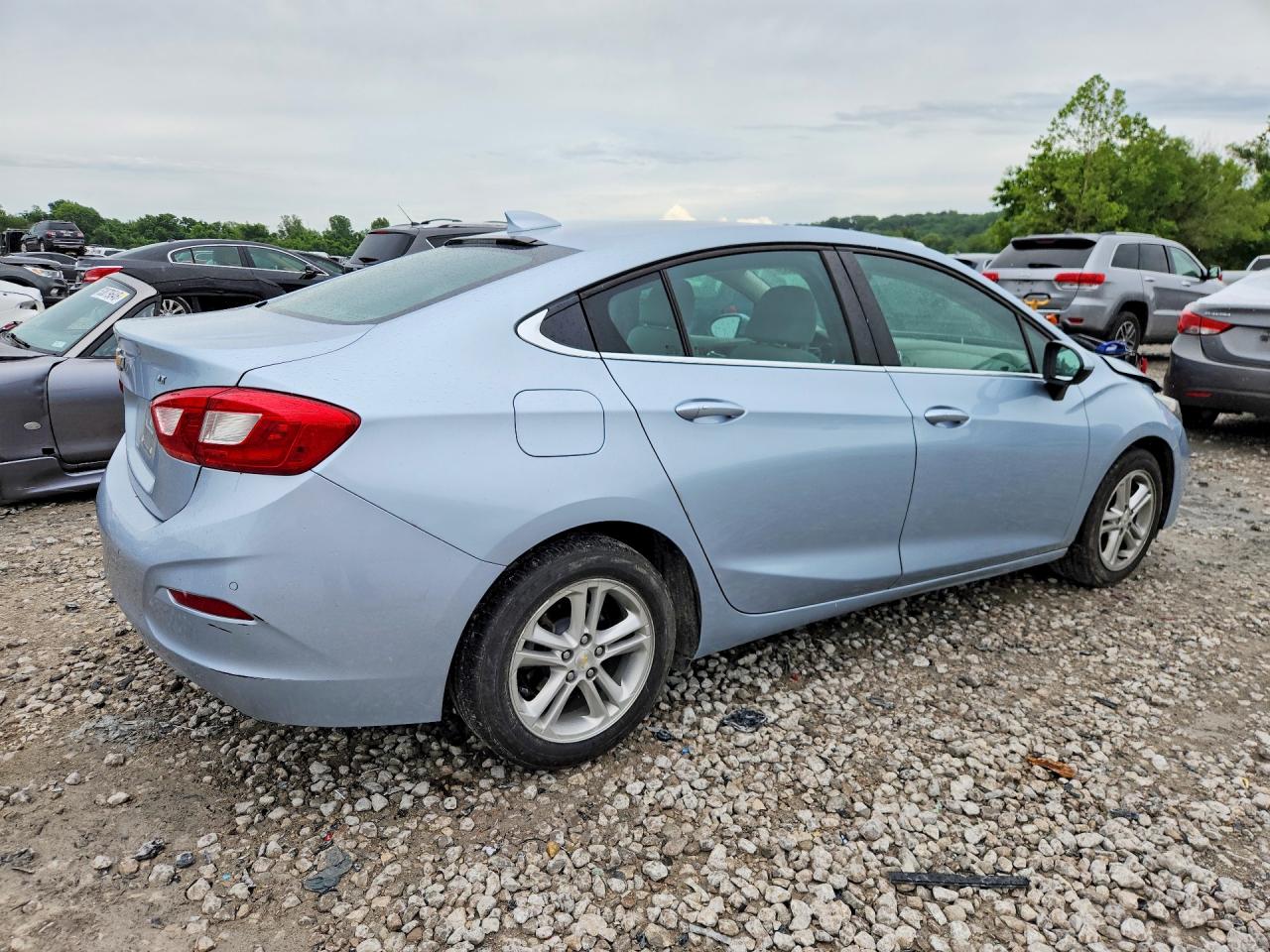 2017 CHEVROLET CRUZE LT photo 3