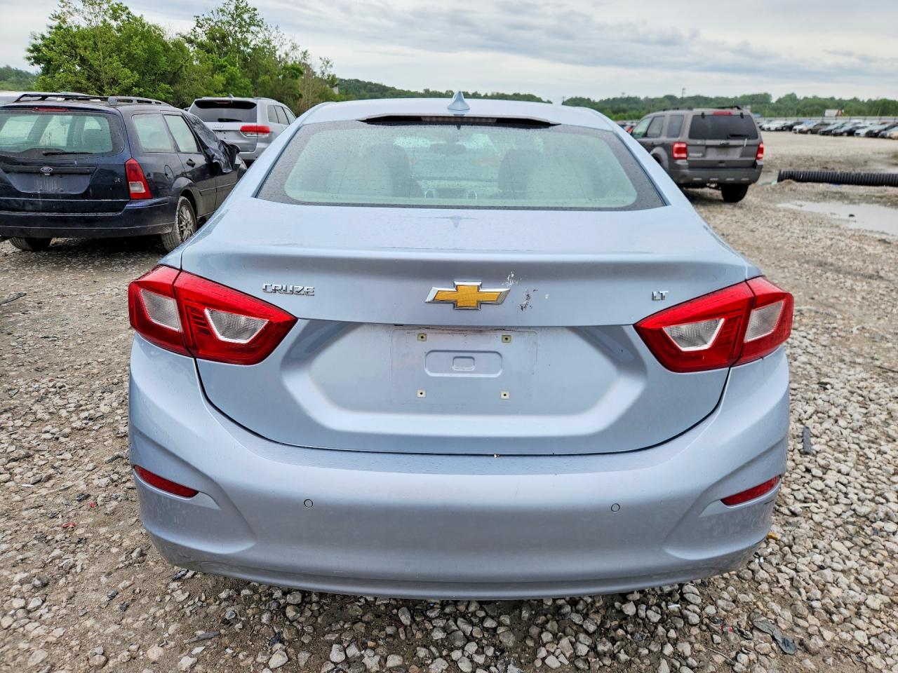 2017 CHEVROLET CRUZE LT photo 6