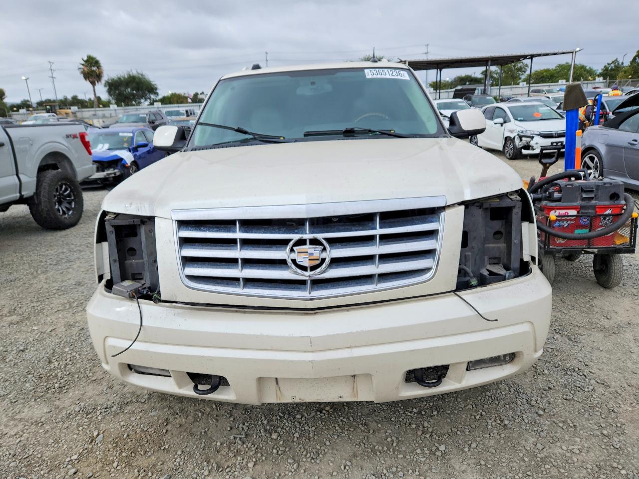 2004 CADILLAC ESCALADE ESV photo 9