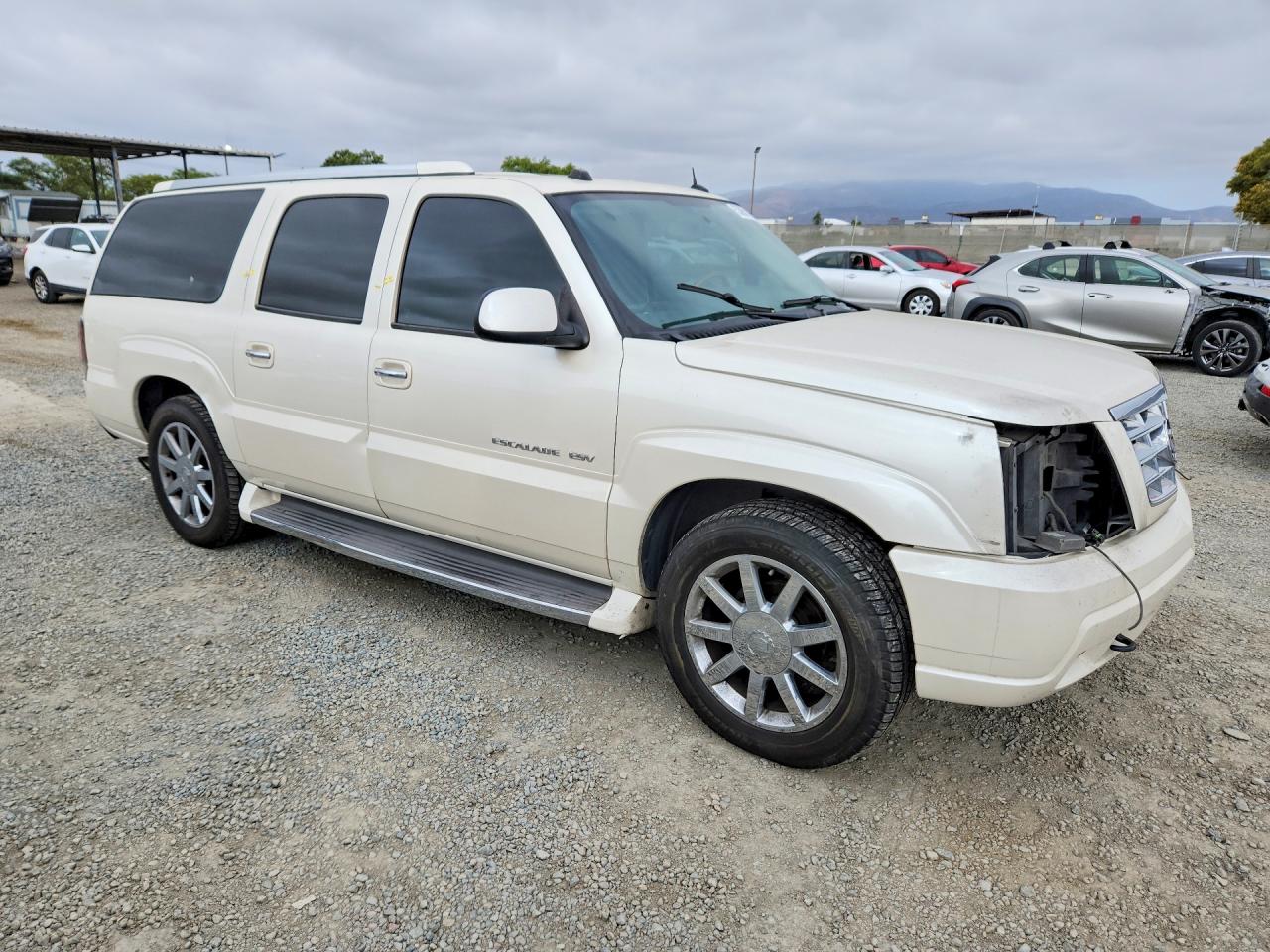 2004 CADILLAC ESCALADE ESV photo 7
