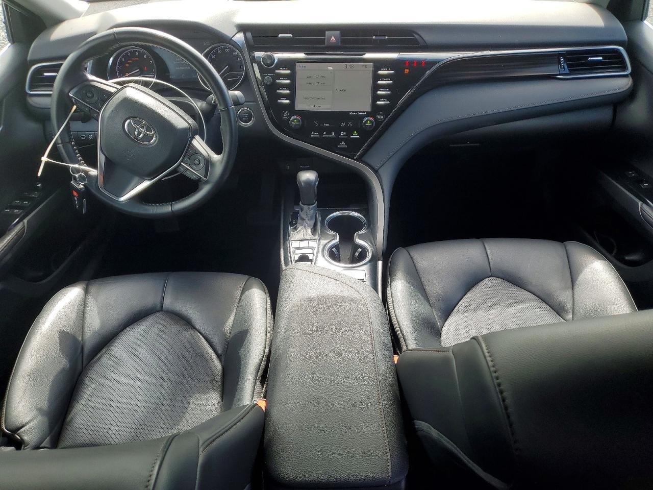 2020 TOYOTA CAMRY XLE photo 15
