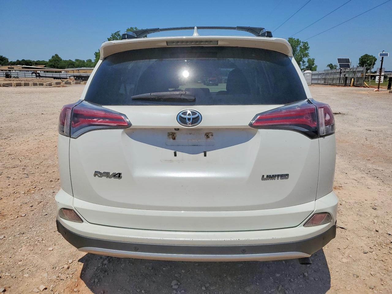 2016 TOYOTA RAV4 LIMITED photo 16