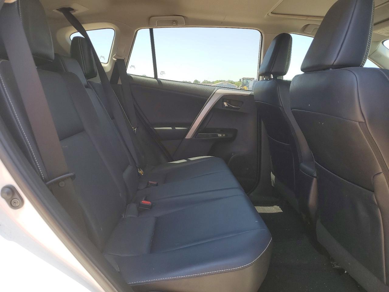2016 TOYOTA RAV4 LIMITED photo 31