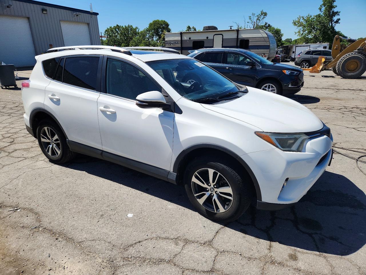 2017 TOYOTA RAV4 XLE photo 10