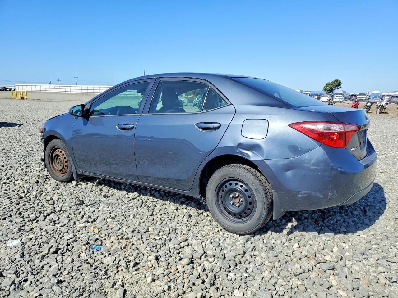 2017 TOYOTA COROLLA L photo 2