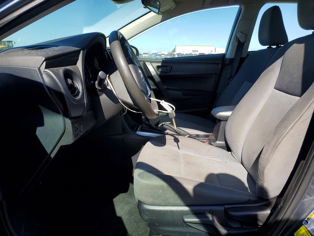 2017 TOYOTA COROLLA L photo 7
