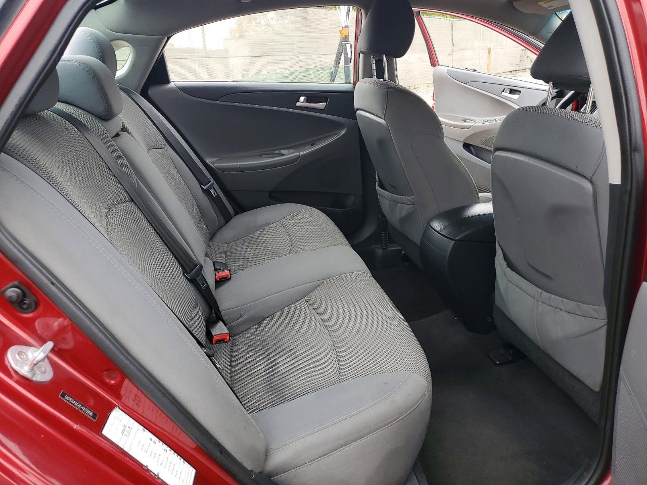 2014 HYUNDAI SONATA GLS photo 28