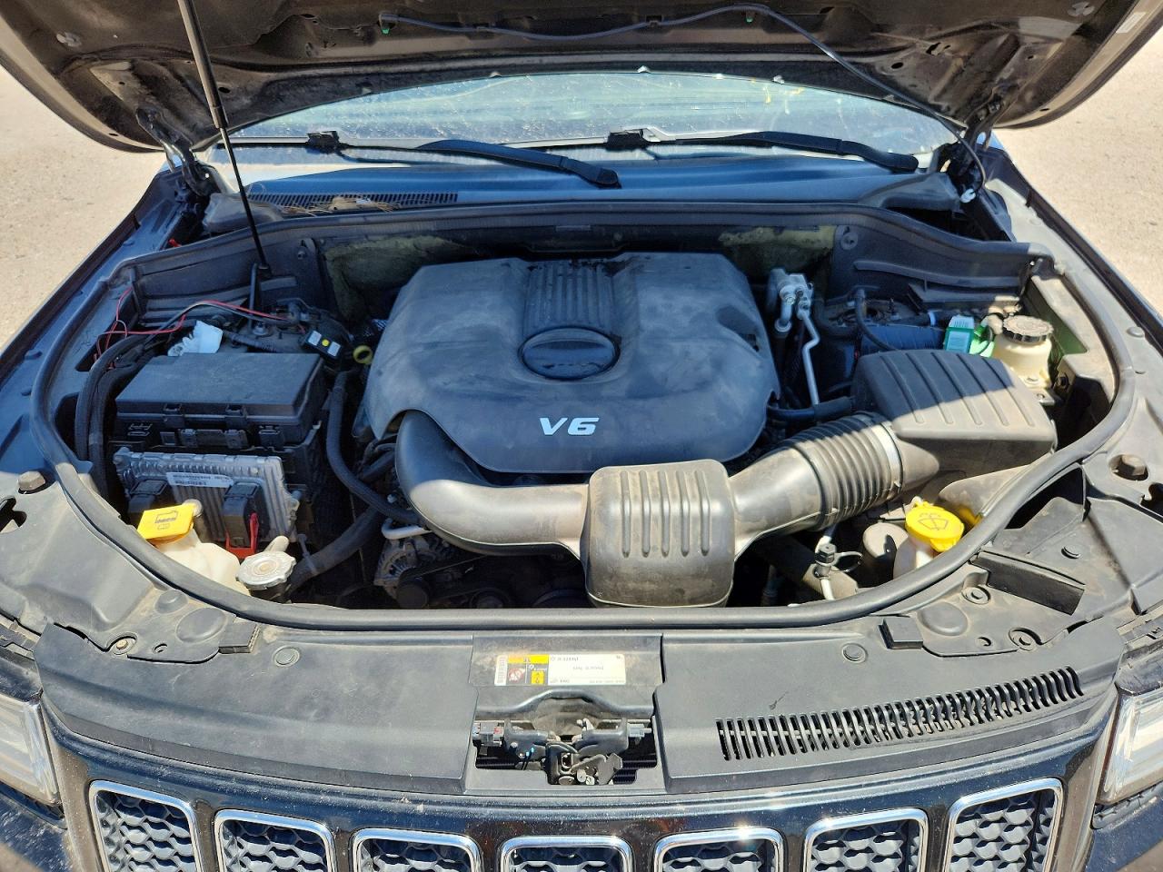 2015 JEEP GRAND CHEROKEE OVERLAND photo 12