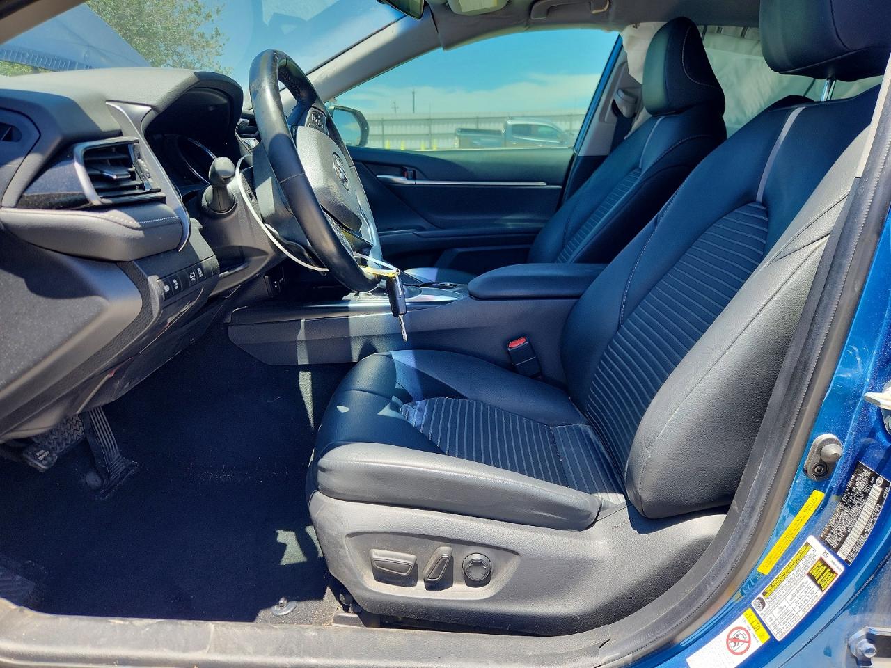 2019 TOYOTA CAMRY SE photo 13