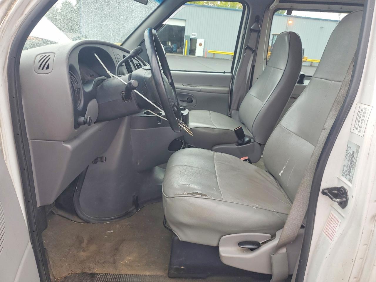 1999 FORD ECONOLINE E250 VAN photo 13