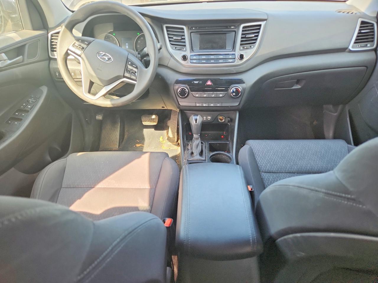 2017 HYUNDAI TUCSON SE photo 15