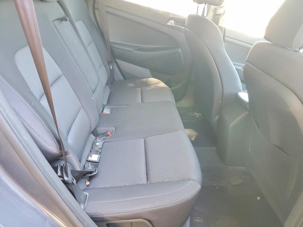 2017 HYUNDAI TUCSON SE photo 21