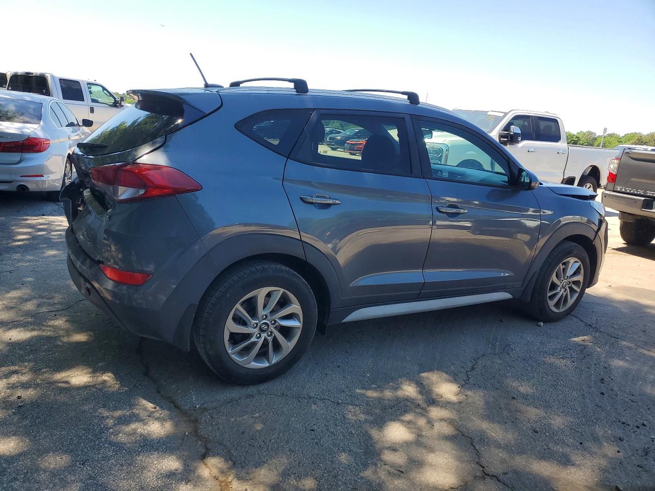 2017 HYUNDAI TUCSON SE photo 5
