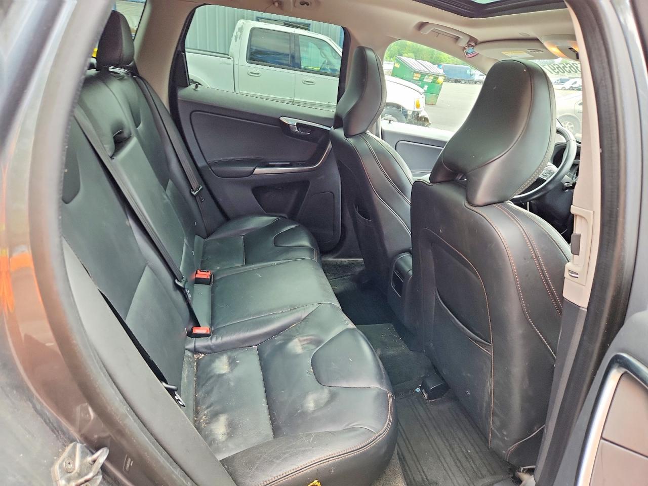 2017 VOLVO XC60 T5 DYNAMIC photo 19